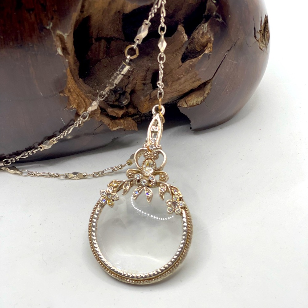 🔍🔎 Vintage magnifier Eyeglass necklace